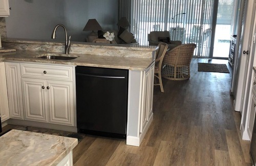 Jupiter Bay Condo | Discover your Slice of Sunshine in JUPITER BAY!