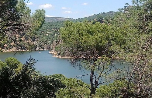 San Martin de Valdeiglesias Apartment | Disfrutar en la playa de Madrid, by Adoorable