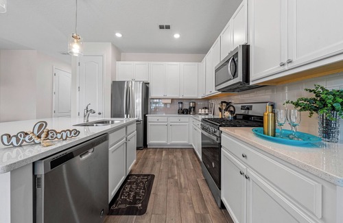 Davenport House | Disney Days/Pool Plays + FREE Perks