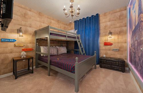 Davenport House | Disney Getaway Private Pool Themed Bedrooms. Book Now WIR378