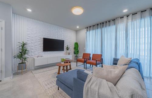 Davenport House | Disney Getaway Private Pool Themed Bedrooms. Book Now WIR378