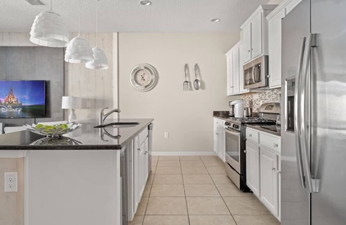 Loughman House | Disney Getaway! Private Pool & Themed Bedrooms. Book Now! #Solt429