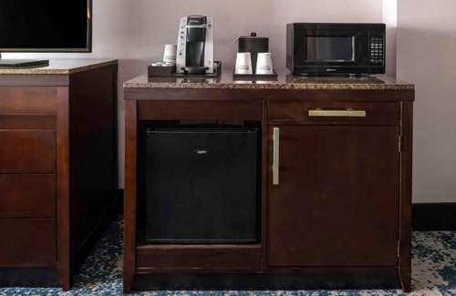 Bethesda Hotel | Distinct Pet Friendly Bethesda Room Near Metro NIH DC Sights