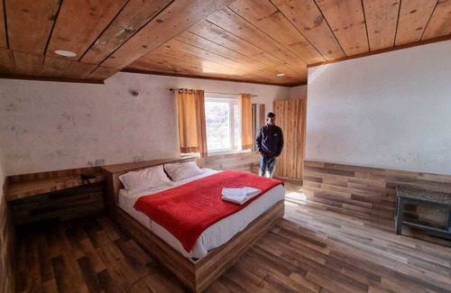 Kempty Range Hotel | Divine Home stay