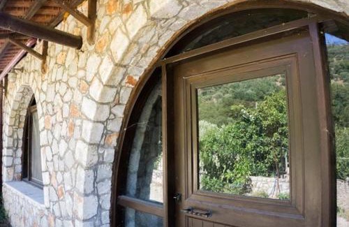 Kakopetros House | Diving into silence - Traditional Stone House