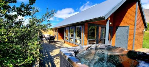 Talknafjordur House | Dixon Cabin nr. 7/Dixon sumarhús nr. 7 @Kirkjubraut