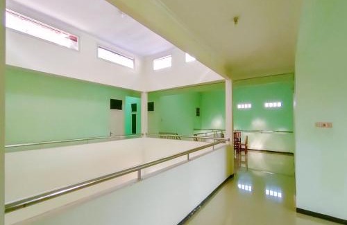 Kudus Hotel | Djati Homestay Redpartner near Gor Djarum Kudus