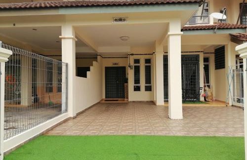 Bandar Penawar House | DKAMAR Homestay At Desaru, Fully Aircond, WiFi, Coway, Street View 4 min to Desaru Beach