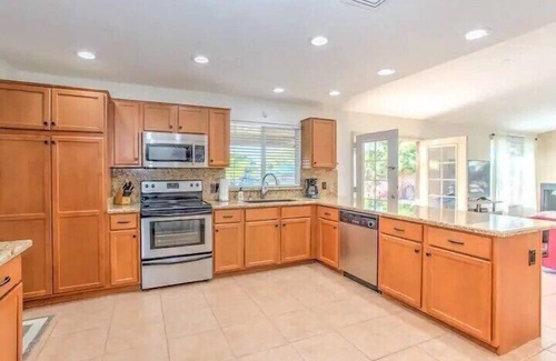 Dobson Ranch House | Dobson Ranch Lake House with Pool & HOT TUB