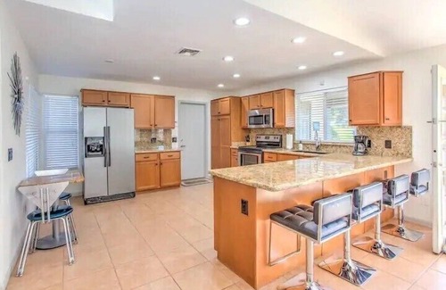 Dobson Ranch House | Dobson Ranch Lake House with Pool & HOT TUB