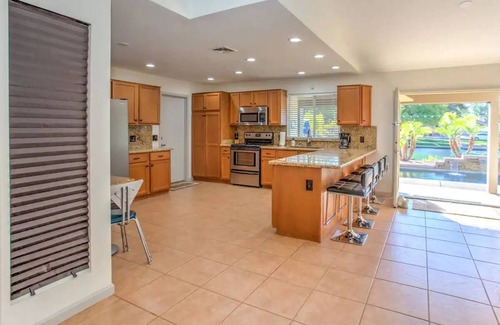 Dobson Ranch House | Dobson Ranch Lake House with Pool & HOT TUB