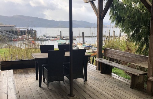 Queen Charlotte Apartment | Dockside Daajing Giids , eclectic and laid back island style.