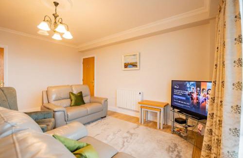 Galway City Centre Apartment | Dockside Penthouse - Free Parking