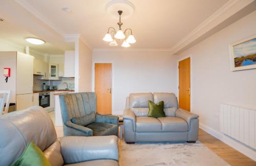 Galway City Centre Apartment | Dockside Penthouse - Free Parking