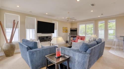 Seacrest House | Doctors Orders by AvantStay 5 MINS TO BEACH w Community Pool Hot Tub