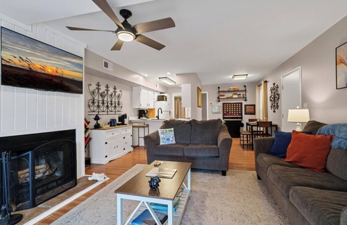 Ocean Ridge Condo | Dog friendly 1st floor King bed in Ocean Ridge on 17th hole w/d arcade games