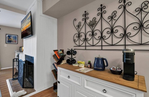 Ocean Ridge Condo | Dog friendly 1st floor King bed in Ocean Ridge on 17th hole w/d arcade games