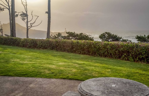 Agate Beach RV Rental | Dog Friendly, Available with 50AMP, 30AMP, Water and Sewer hook up's, WiFi