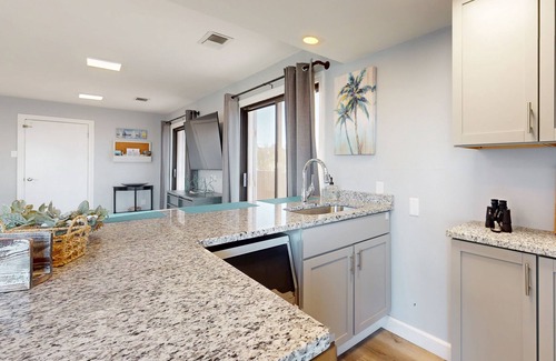 Dauphin Island House | Dog-friendly bayfront duplex with private dock, 2 boat slips, kayaks, bay views