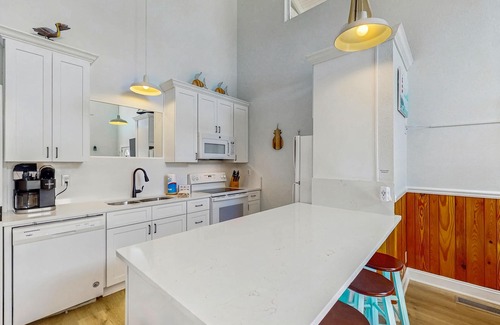 St. George Island Condo | Dog-friendly Condo with a Shared Pool, Great Beach Vibes, & Stunning Views