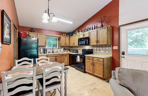 Beech Mountain Cabin | Dog-friendly cabin, nestled among the trees w/hot tub, wrap-around deck