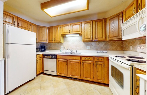 Jackson Condo | Dog-friendly condo near skiing with amazing Mt.Washington views, fireplace & W/D