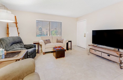 Dobson Ranch Condo | Dog-friendly condo with enclosed patio, pool, hot tub, & W/D - snowbirds OK