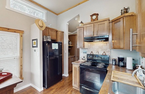 Wimberley Cottage | Dog-friendly cottage with living and dining space, patio at quiet location