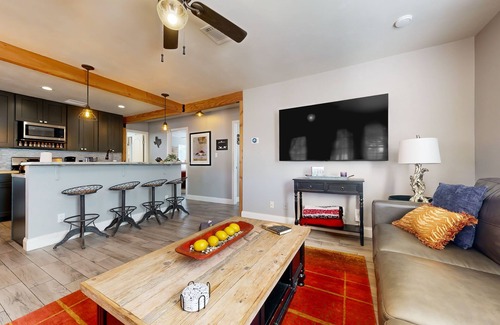 Wimberley Cottage | Dog-friendly country cottage with scenic hill views, wrap-around porch, and W/D