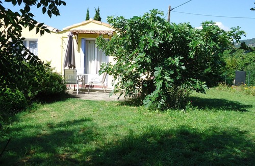 Fozieres Cottage | Dog-friendly gîte with large enclosed garden 20 minutes from Lac du Salagou