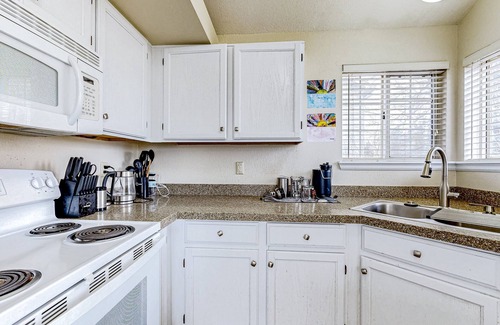 Aurora House | Dog-friendly home in a quiet neighborhood with sauna, balcony, W/D, & AC