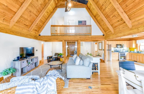 Mineral House | Dog-Friendly Home with Free WiFi, Patio, Private Gas Grill, and Kayak
