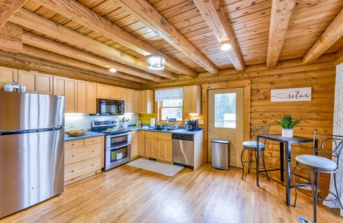 Mineral House | Dog-Friendly Home with Free WiFi, Patio, Private Gas Grill, and Kayak