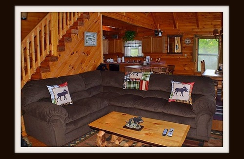 Gatlinburg - Pigeon Forge Cabin | Dogwood Dreams} Awesome Views, Awesome Game-room, WiFi, Hot tub, No steep roads