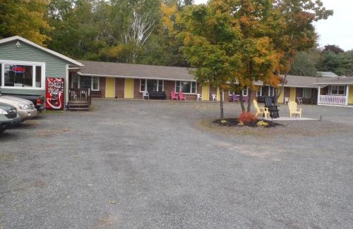 Pictou Hotel | Dolan's Motel