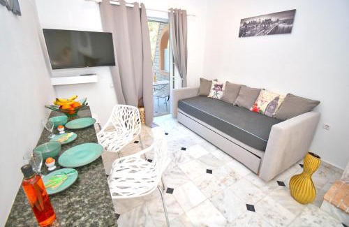 Agios Gordios Apartment | Doliva Studio Chris private pool