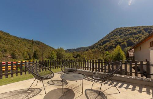 Marindol House | doLodge homestead in the Kolpa River canyon