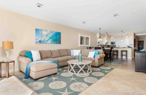 Townsite House | Dolphin Views,Oceanfront, Walk to Restaurants