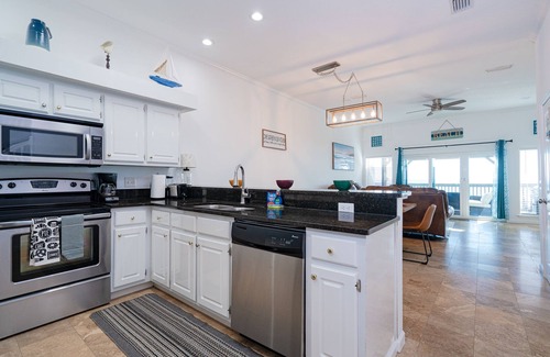 Panama City Beach House | Dolphin Waves Townhouse Unit 24 - PCB - 50 Yards to the beach! Pet Friendly