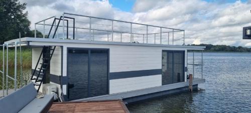 Mysliborz Apartment | Dom na wodzie Listomie