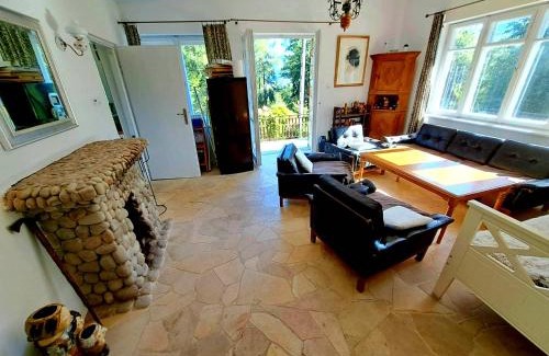 gmina Lubien House | Dom z tarasem wśród pól i lasu - przestronny salon, blisko natury