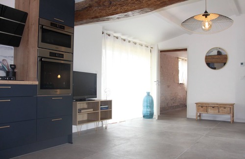 Barzan Cottage | Domaine de Kiba - Le Chai 2 Chambres - Charme et Confort vue sur les Vignes