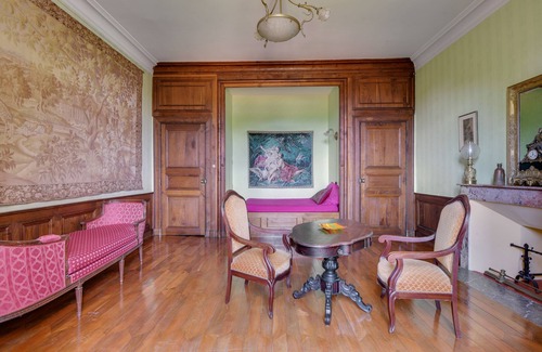 Le Truel Bed & Breakfast | Domaine de Linars ☆ La chambre du Roi ☆ XIXe ☆ view south meadows and forests