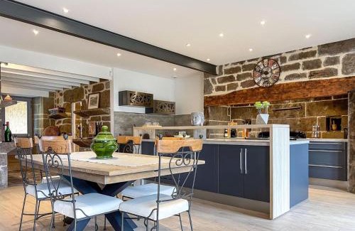 Velzic House | Domaine des 5M, Authenticité et Élégance au cœur du Cantal