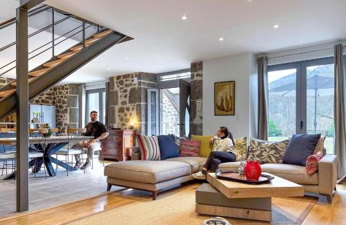 Velzic House | Domaine des 5M, Authenticité et Élégance au cœur du Cantal