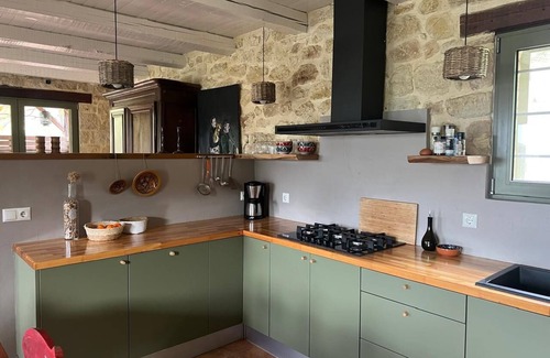 Kalivitis House | Domaine Kalyvitis; Stone house surrounded by olive groves, 2 km from the sea