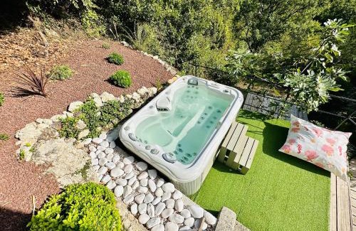 Le Bar-sur-Loup House | Domaine Les Deux Roches