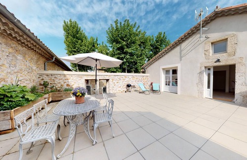 Fabrezan Apartment | Domaine Paul Huc, upscale apartment in the heart of Corbières