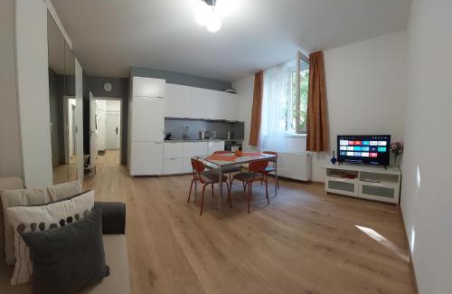 Gyardulo Apartment | DOME at Népliget Apartman
