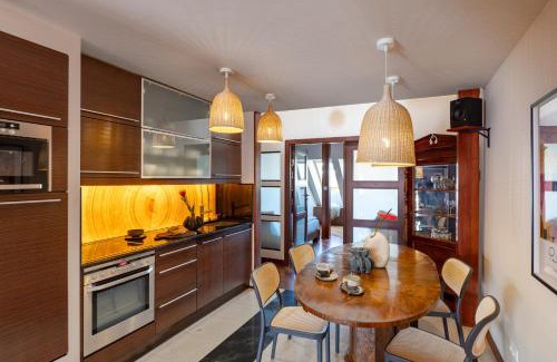 City Centre Apartment | Dome View Apartment by the Main Square - by Upstairs